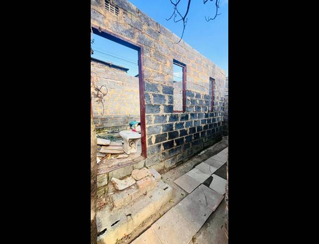 2 BEDROOM HOUSE FOR SALE IN COSMO CITY